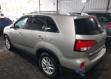 2015 Kia Sorento Lx z USA, uszkodzony, nr VIN 5XYKT3A66FG563884